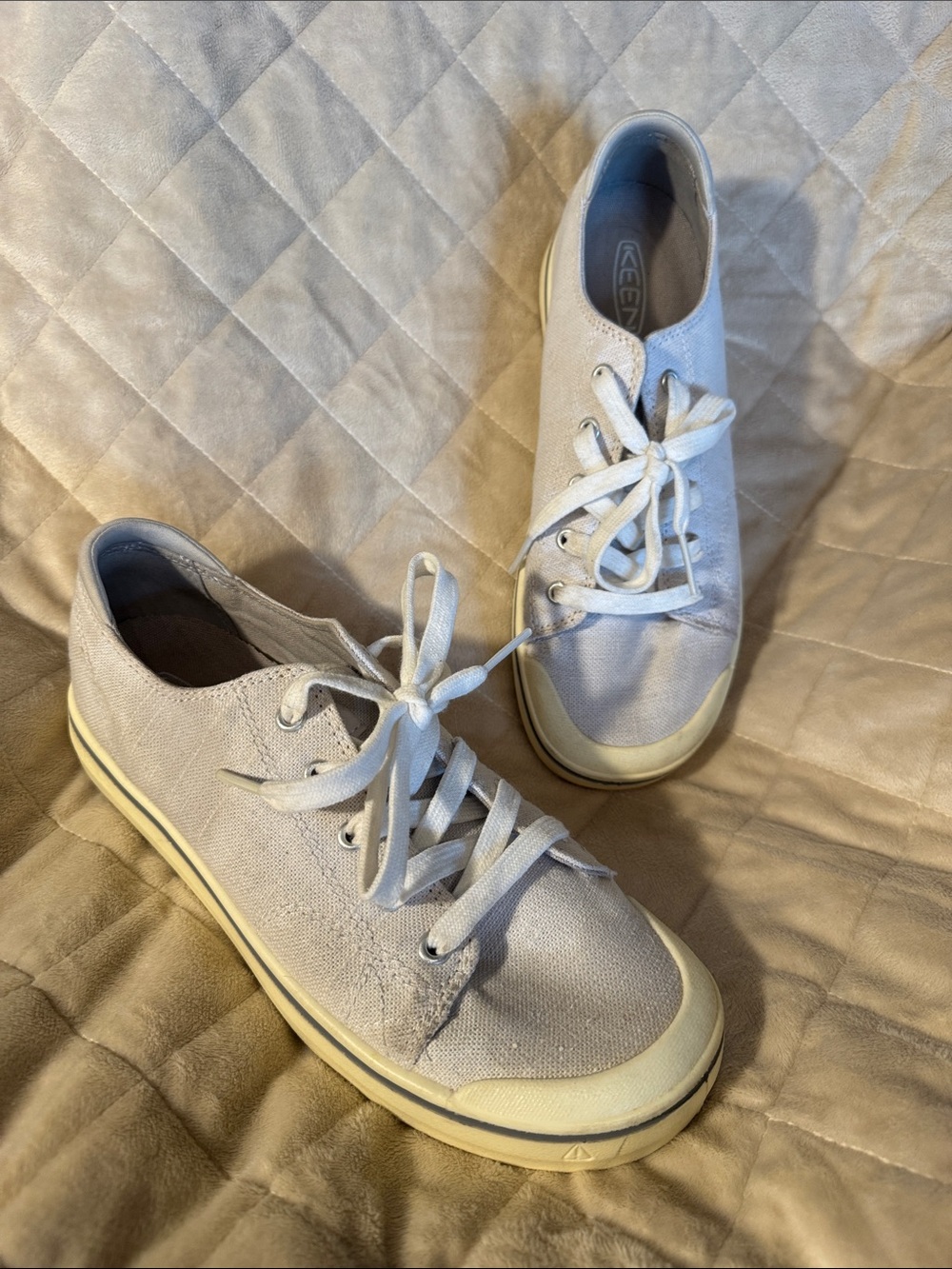 Keen Elsa Women's Size 9 White Canvas Low-Top Comfort Shoes Excellent Pre-Owned